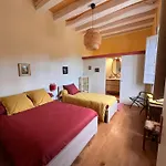 Chateau De Lugerat Bed & Breakfast