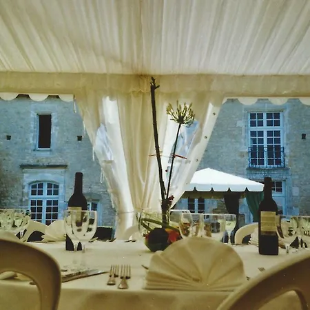 Chateau De Lugerat 3*