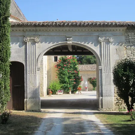 Bed & Breakfast Chateau De Lugerat Bignac