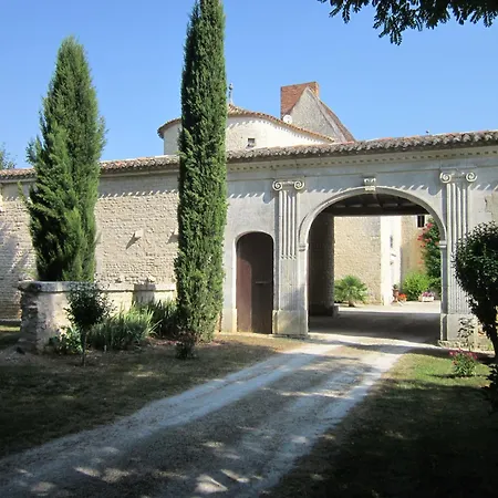 Bed & Breakfast Chateau De Lugerat - 4 - 2 Et 3 Personnes Montignac-Charente