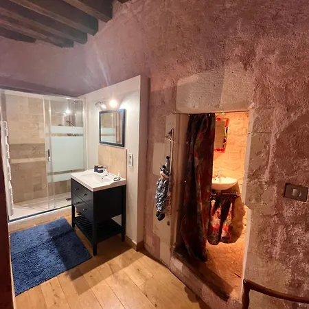 Bed & Breakfast Chateau De Lugerat 3*