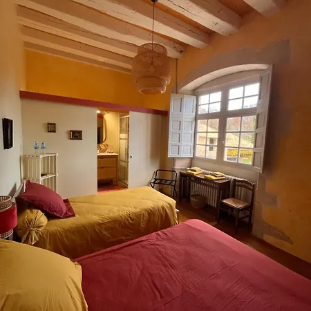 Chateau De Lugerat 3*