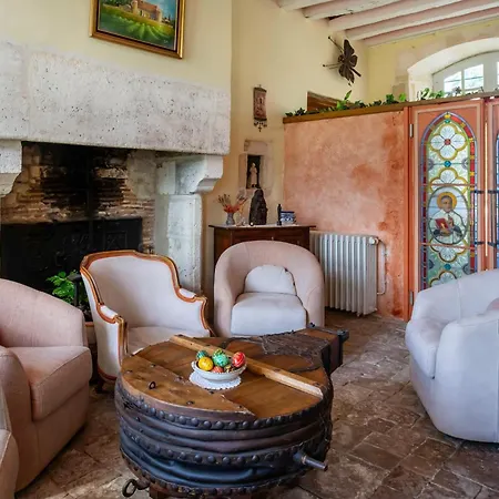 Bed & Breakfast Chateau De Lugerat Bignac