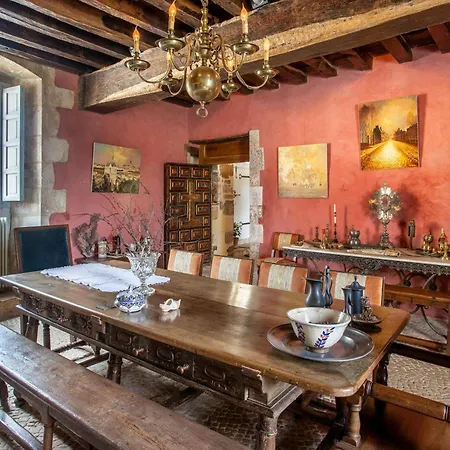 Chateau De Lugerat 3*