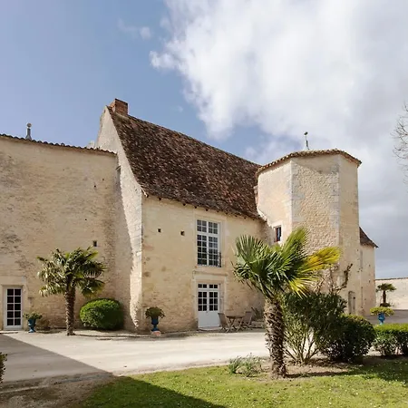 Bed & Breakfast Chateau De Lugerat Bignac