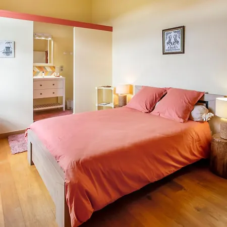 Bed & Breakfast Chateau De Lugerat