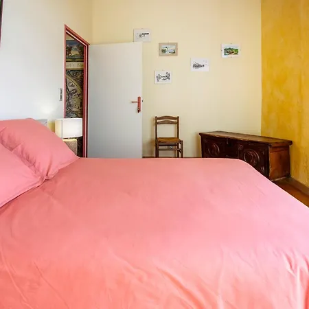 Chateau De Lugerat Bed & Breakfast Bignac