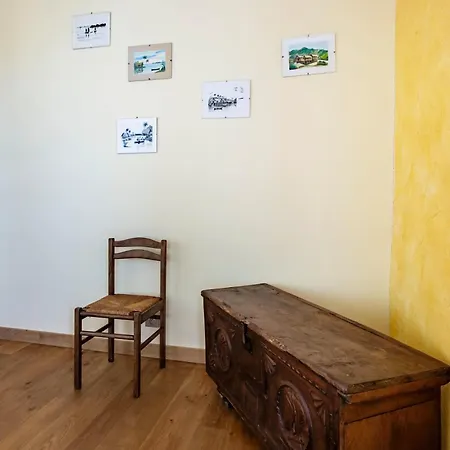 Chateau De Lugerat Bed & Breakfast Bignac