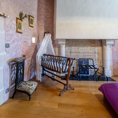 Chateau De Lugerat Bed & Breakfast