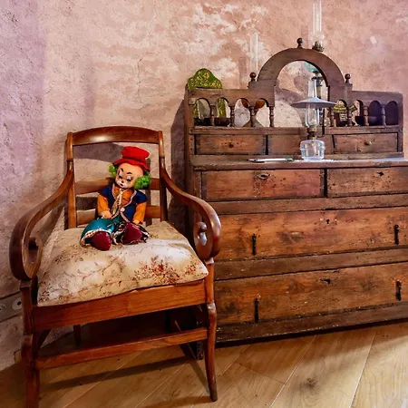 Chateau De Lugerat Bed & Breakfast