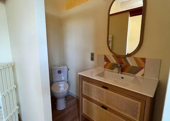 Chateau De Lugerat - 4 - 2 Et 3 Personnes Bed & Breakfast *